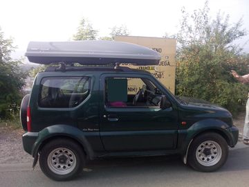 Suzuki Jimny 3 - with Mont Blanc (unknown model) roof box - A01.jpg